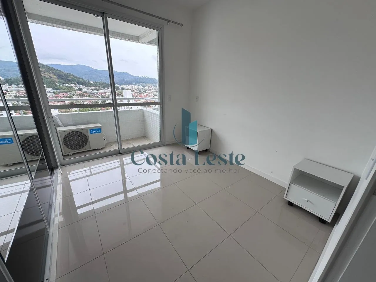 Apartamento mobiliado de 2 dormitórios com sacada — photo 13