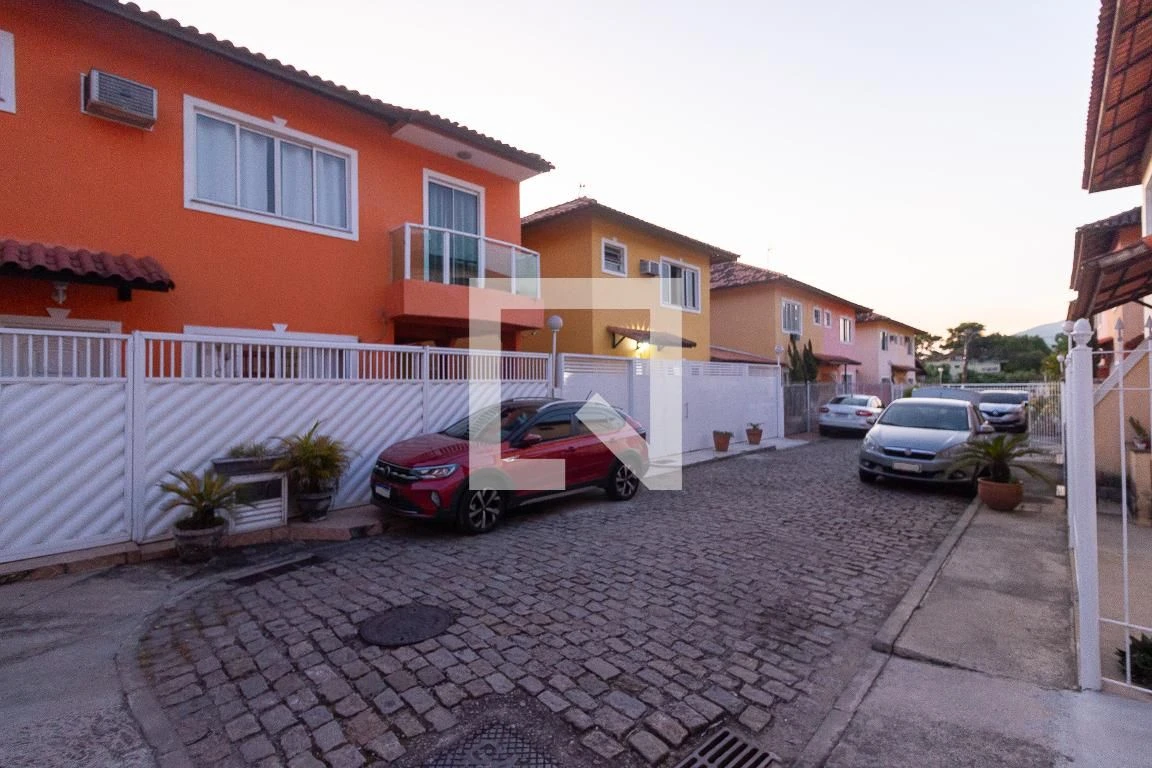 200 m² house with a private BBQ and a private pool — photo 56
