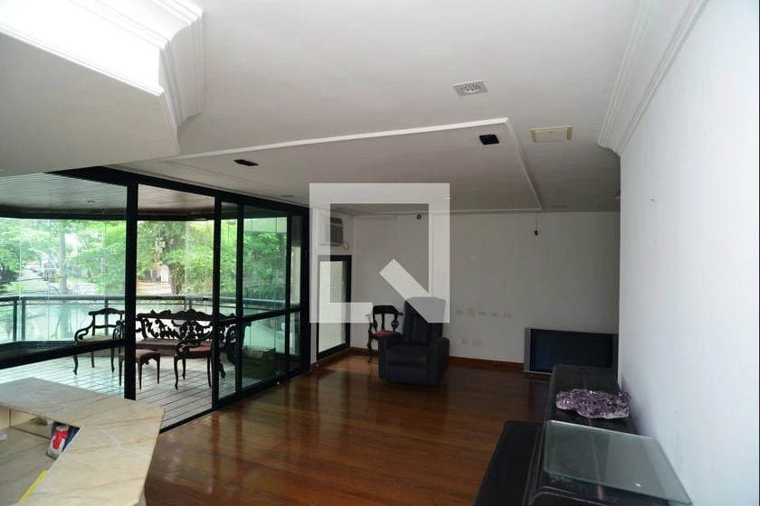 Apartamento de 4 quartos com 215 m² e varanda envidraçada — photo 41