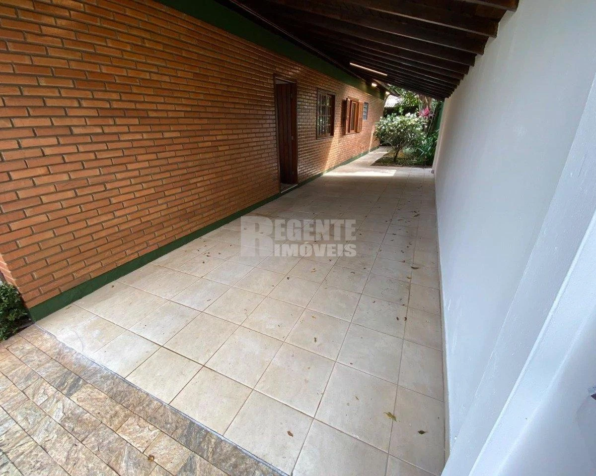 3-bedroom house with a home office in Florianópolis — photo 8