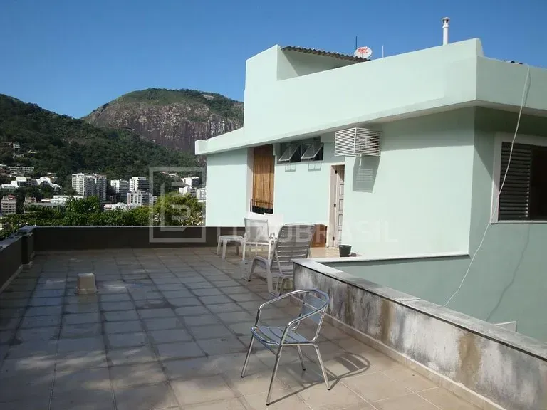 Furnished house with 4 bedrooms and 600 m² — photo 17