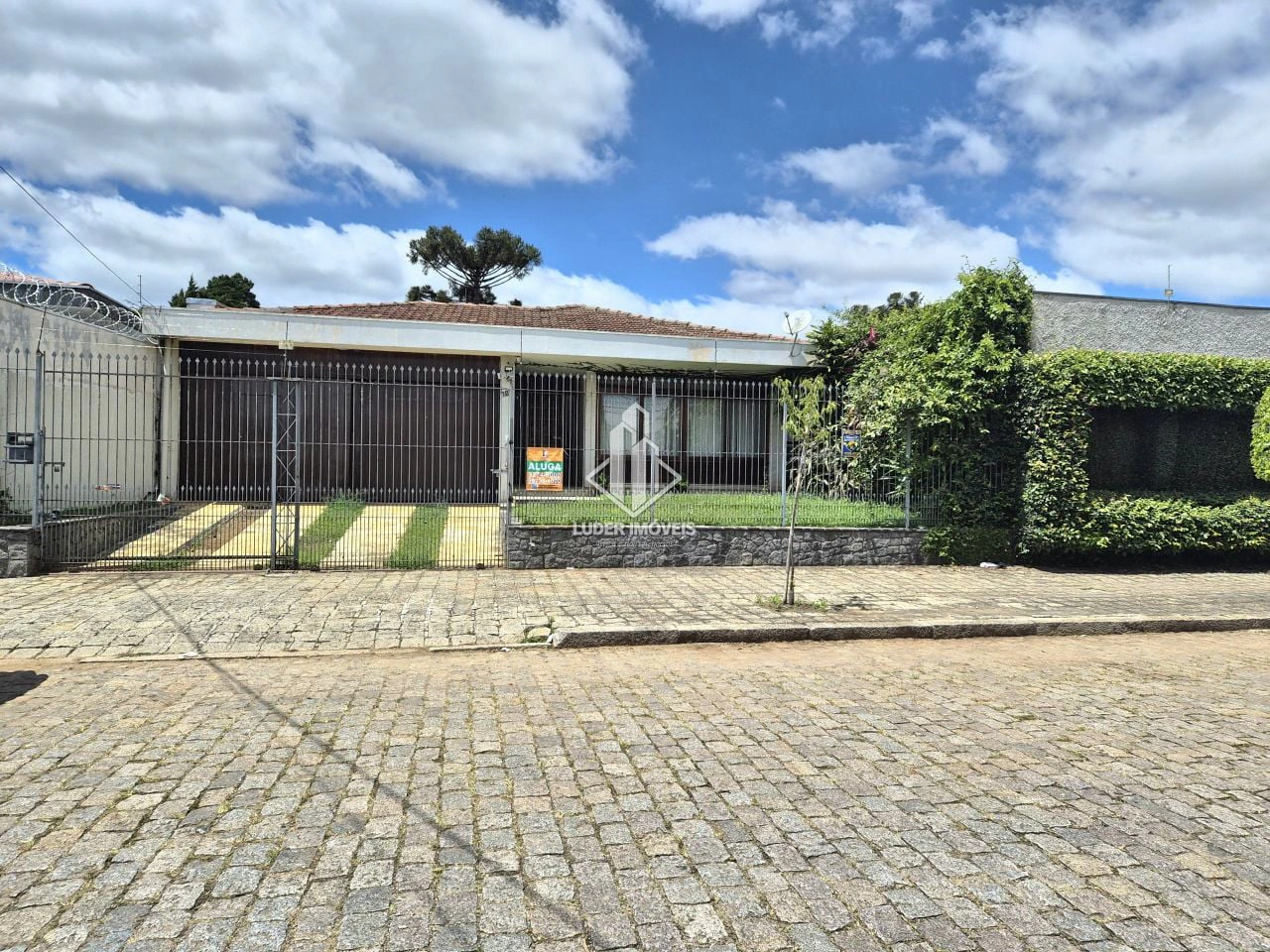 4-bedroom house with a garden in Curitiba — photo 15