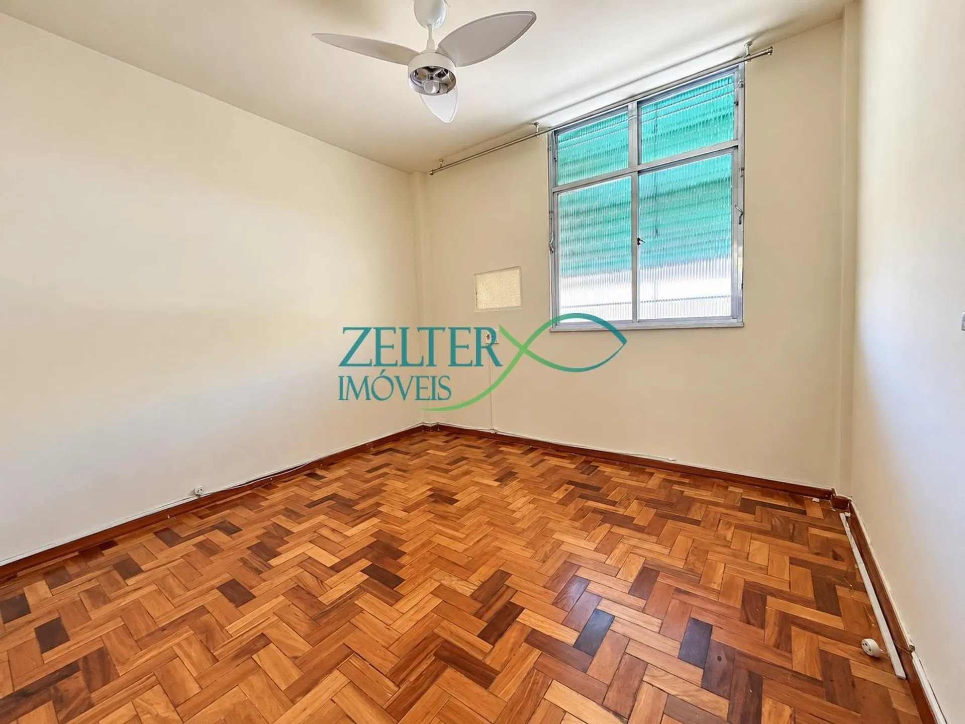 Apartment, 49 m², with wood or laminate floors — photo 16