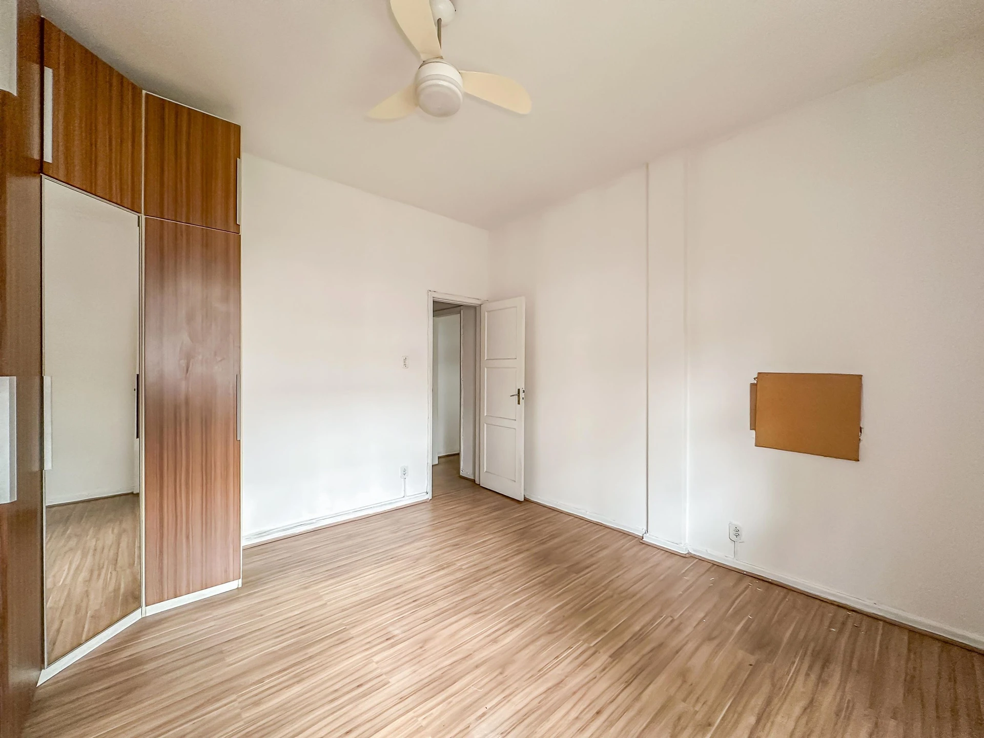 Дерев'яна підлога або ламінат та 2 спальні: квартира 83 м² — photo 10