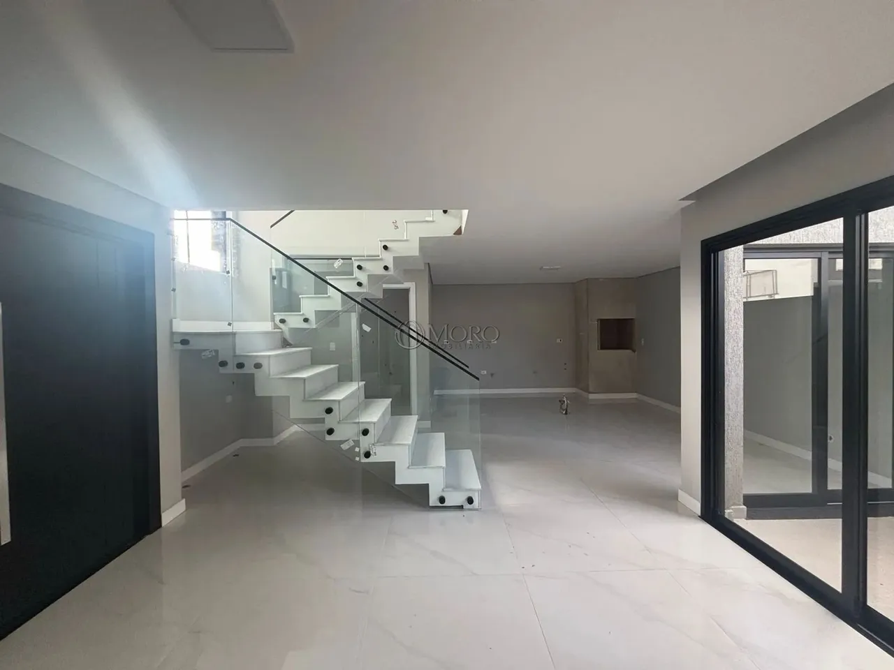 Будинок у кондомініумі з 3 спальнями та 243 м² — photo 2