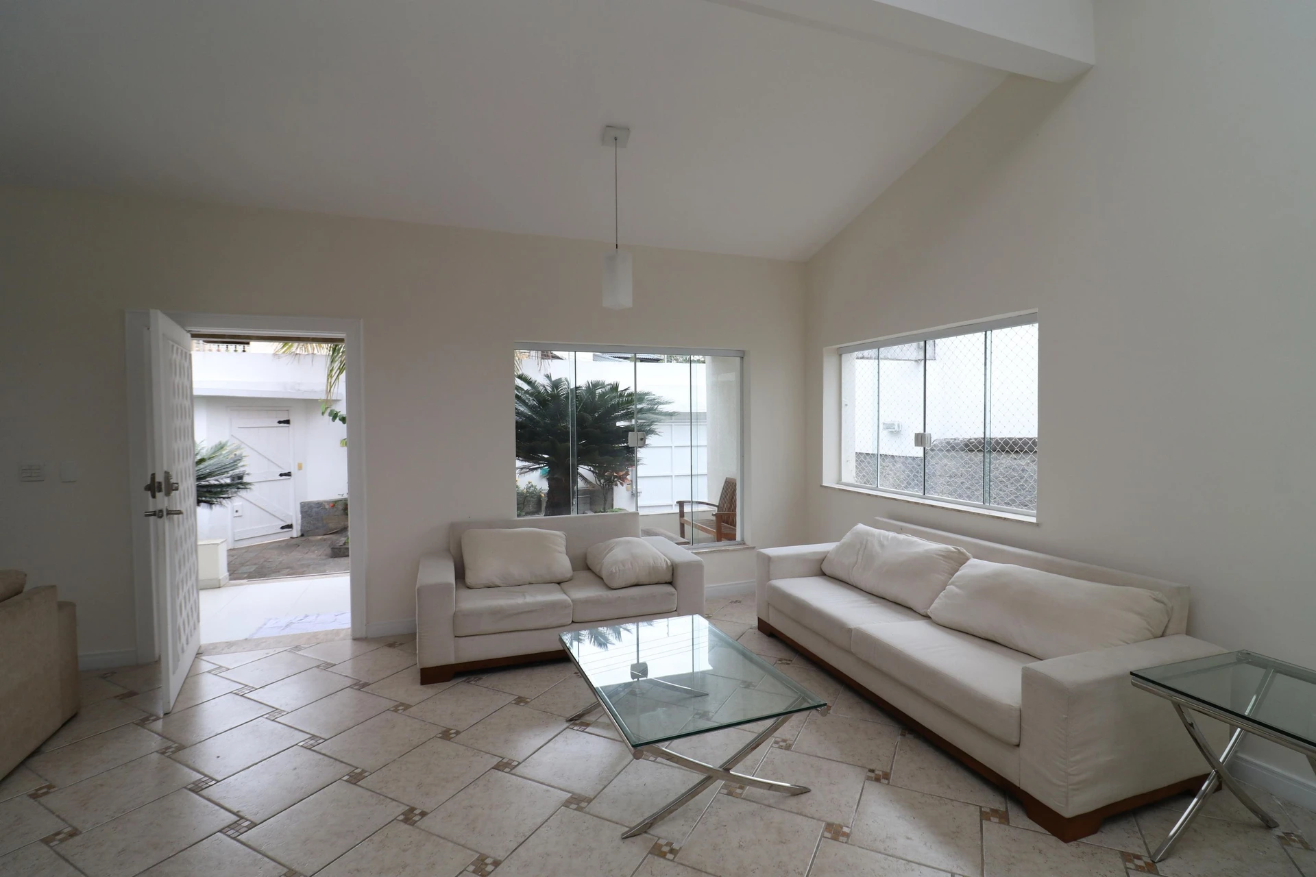 Vestidor y 5 dormitorios: casa de 420 m² — photo 26