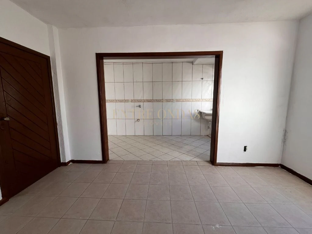 Unfurnished 2-bedroom apartment with 65 m² — photo 22