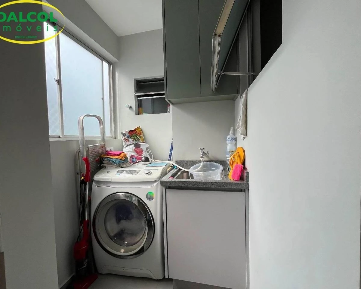 3-bedroom apartment with a washing machine — photo 6
