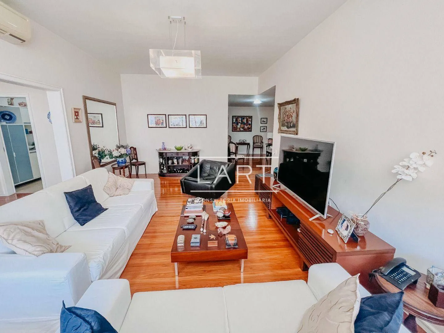 Home office in a 3-bedroom apartment, 160 m² — photo 13