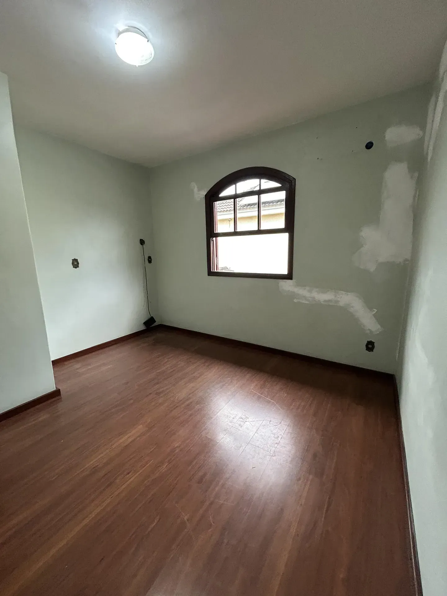 Casa com 4 quartos e 4 banheiros com box de vidro — photo 15