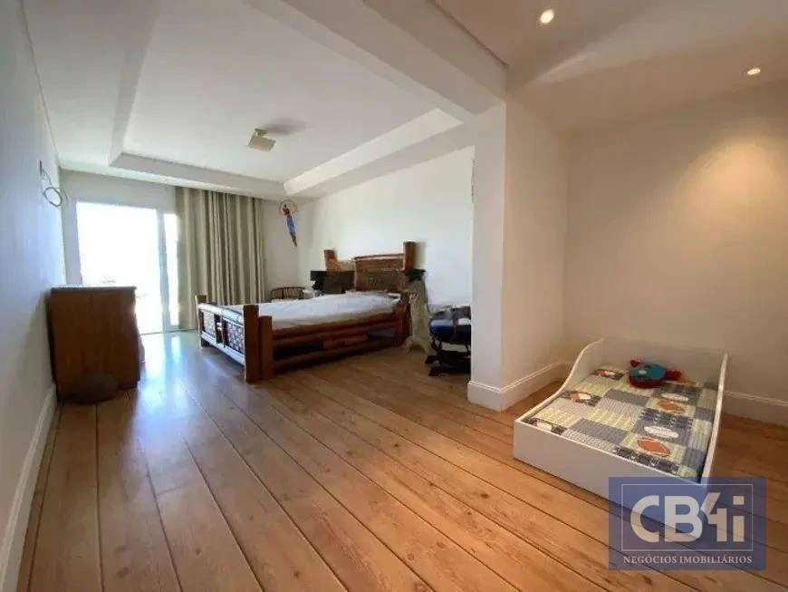 Furnished house with 4 bedrooms and 4 parking spaces