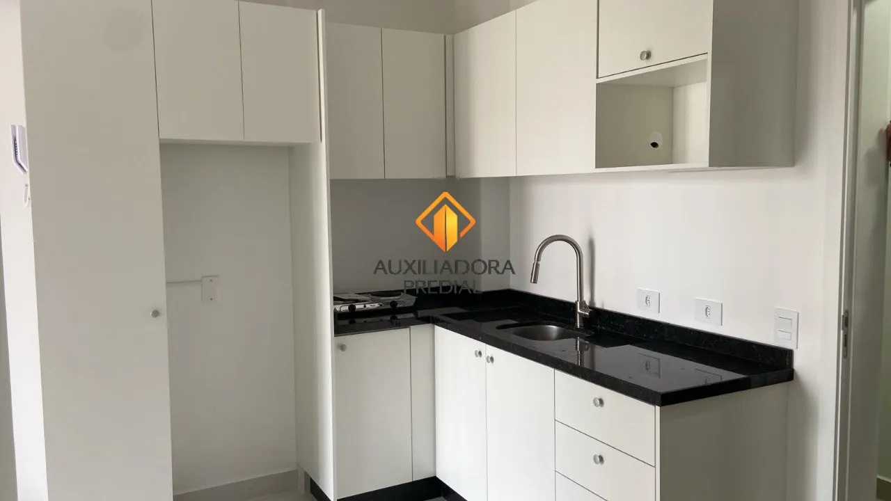 Apartamento mobiliado com 2 quartos e varanda fechada — photo 2