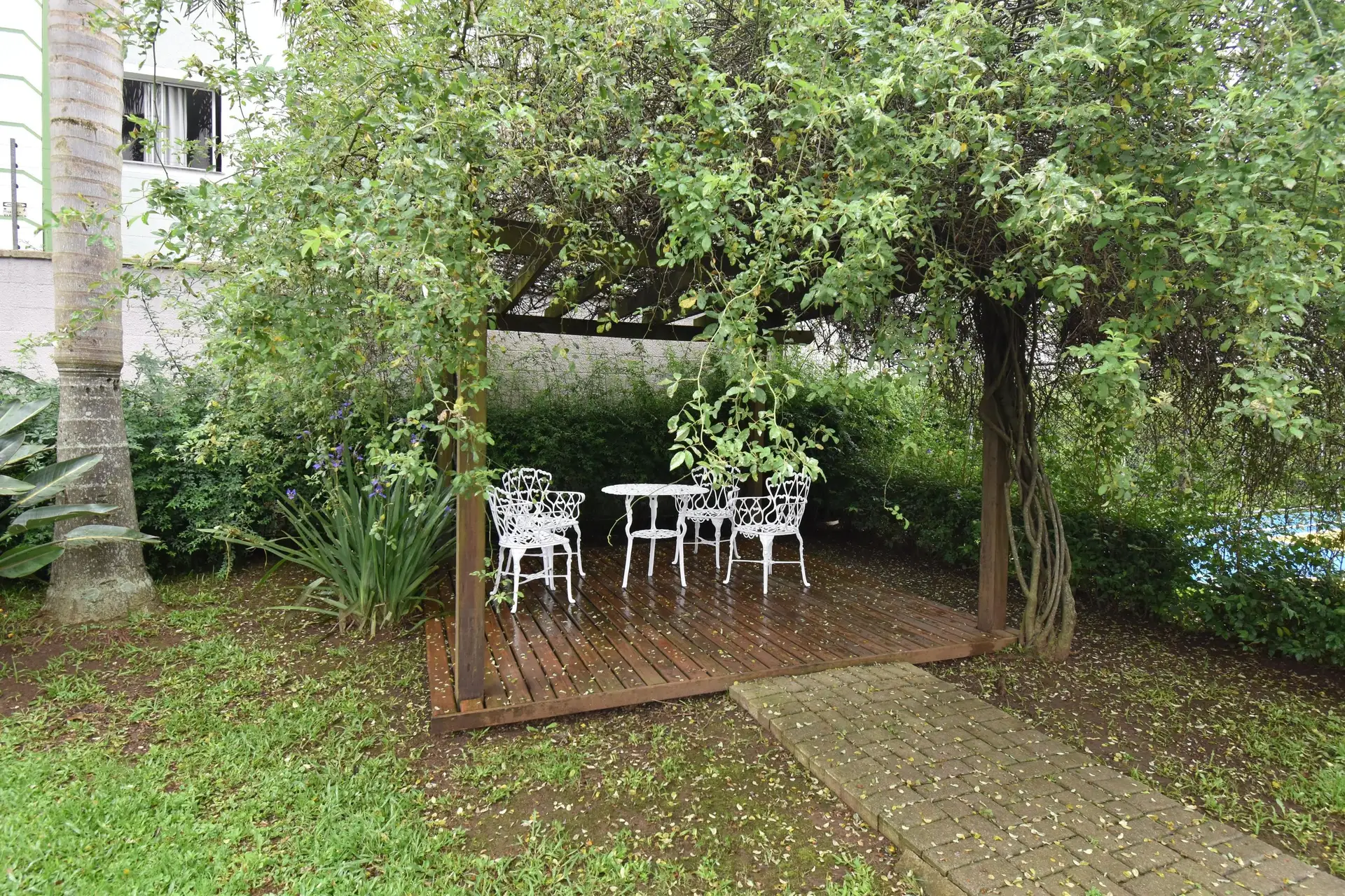 Засклений балкон та 2 спальні: квартира 49 м² — photo 35