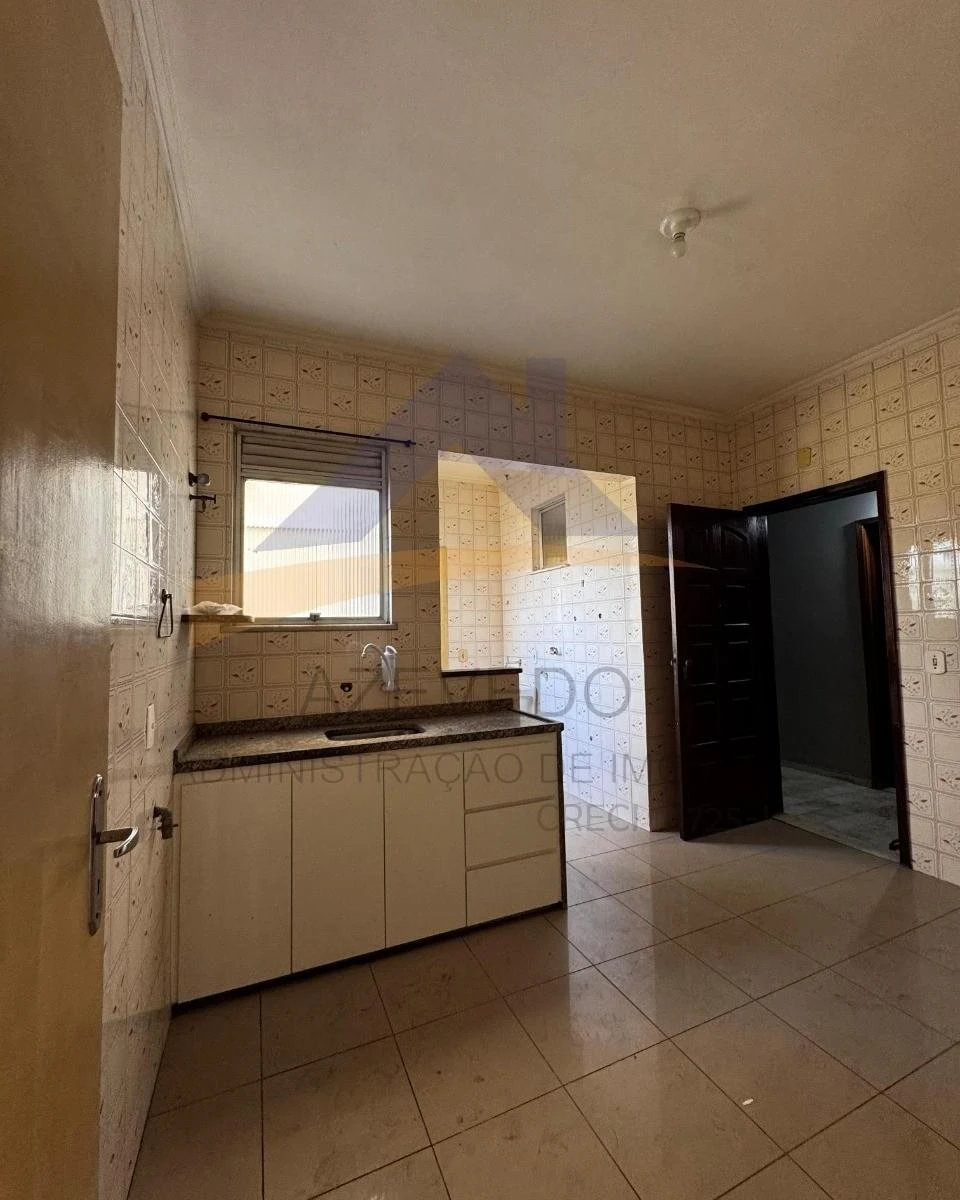 2-bedroom apartment with balcony and suite bathroom — photo 36
