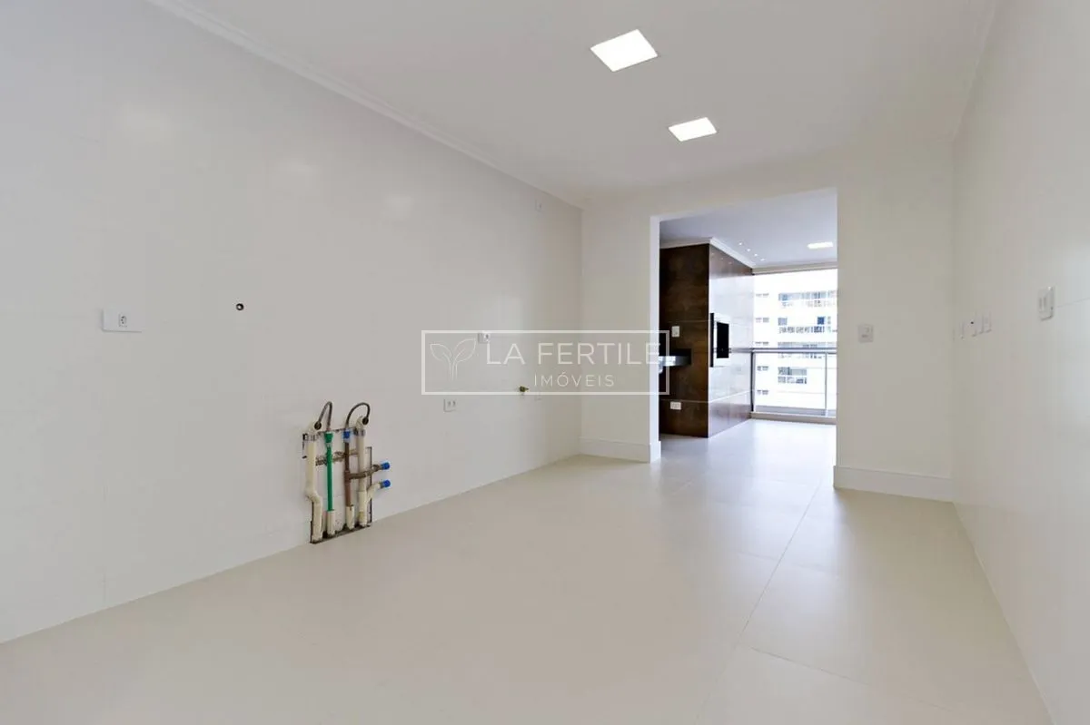 Apartamento de 3 dormitorios con 3 baños y 158,14 m² — photo 25