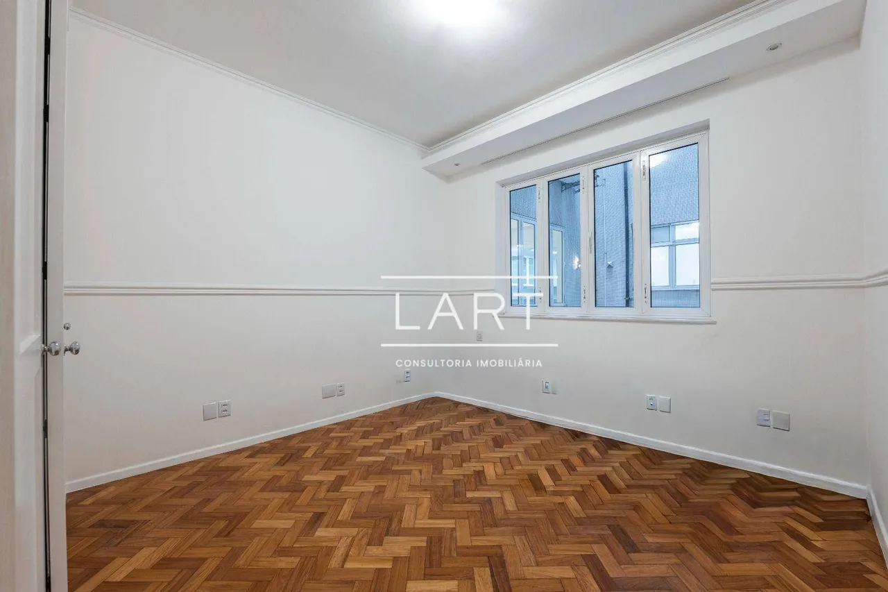 4-bedroom apartment with 5 bathrooms, 210 m² — photo 14