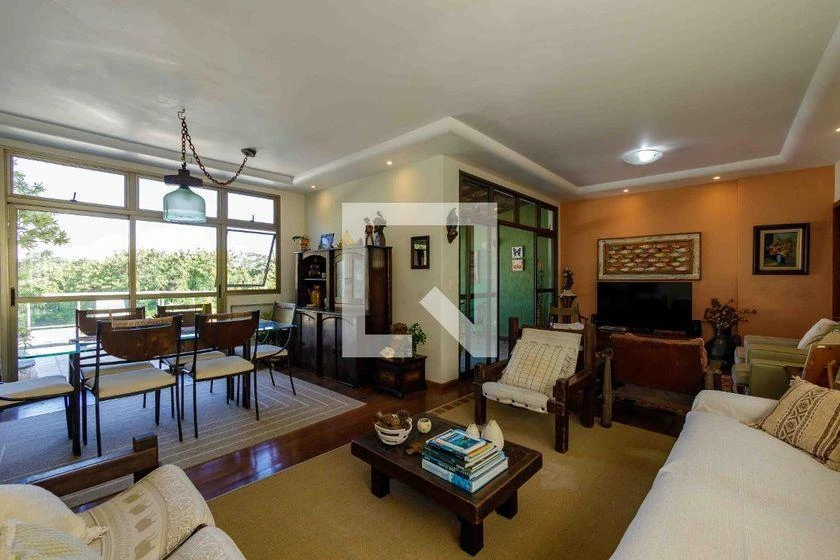 Apartamento mobiliado com 5 quartos e 360 m²