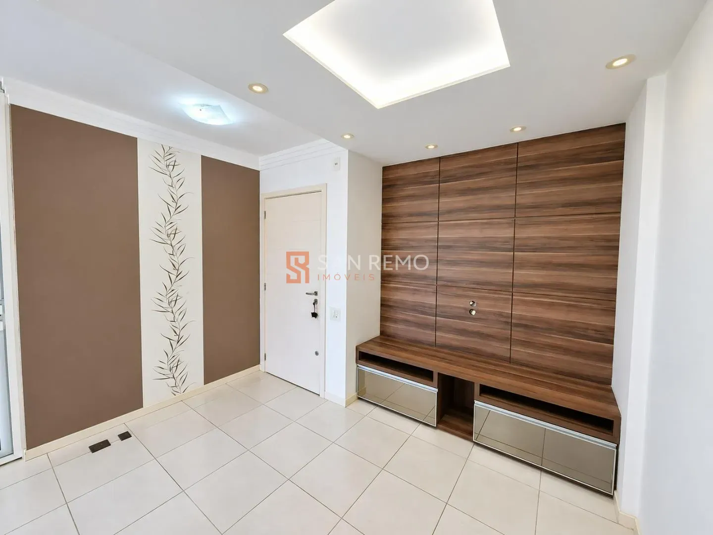 Furnished apartment, 71 m², with a glass-enclosed balcony — photo 19