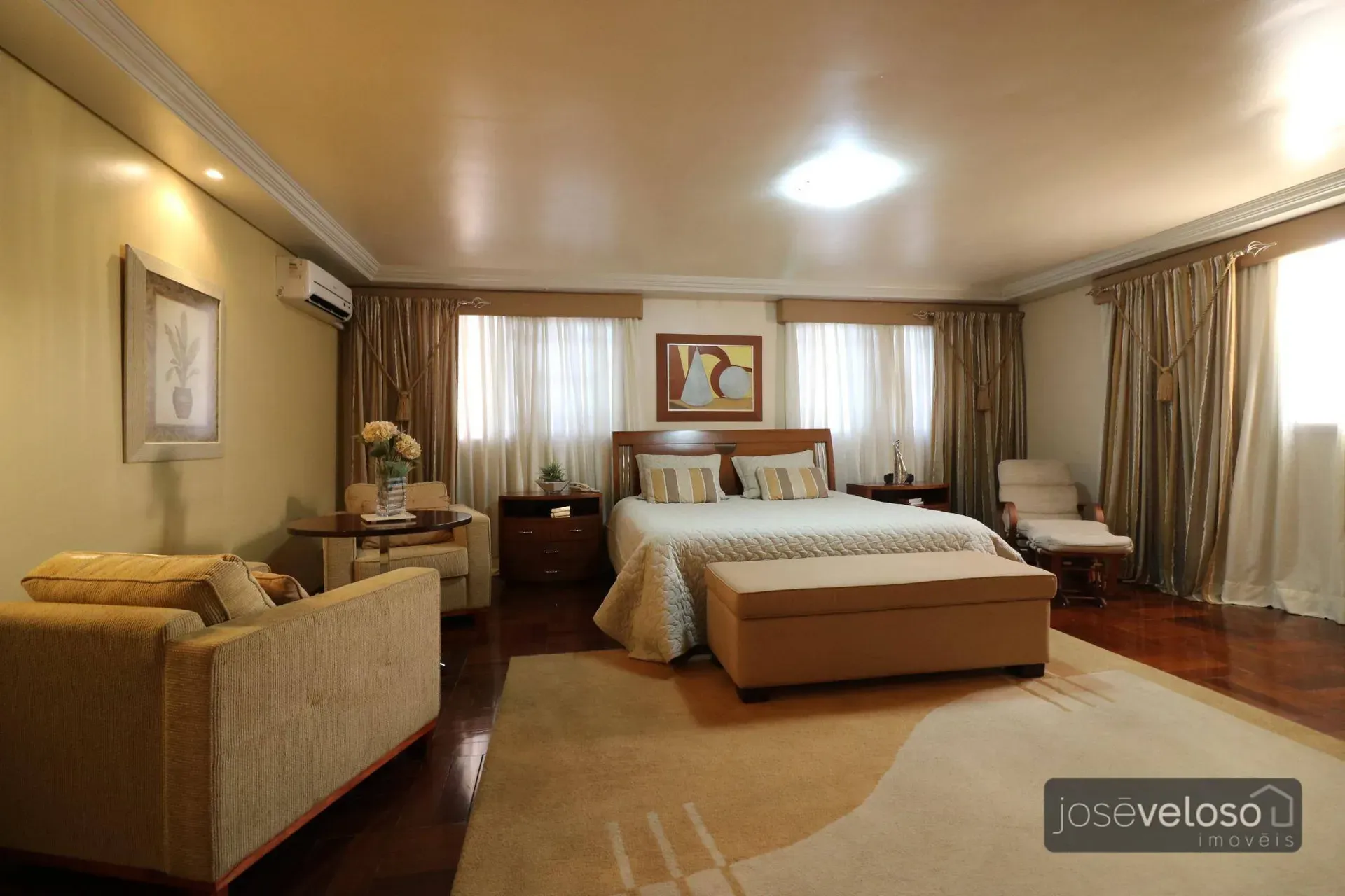 842 m² house with 6 bedrooms and a gas stove — photo 22