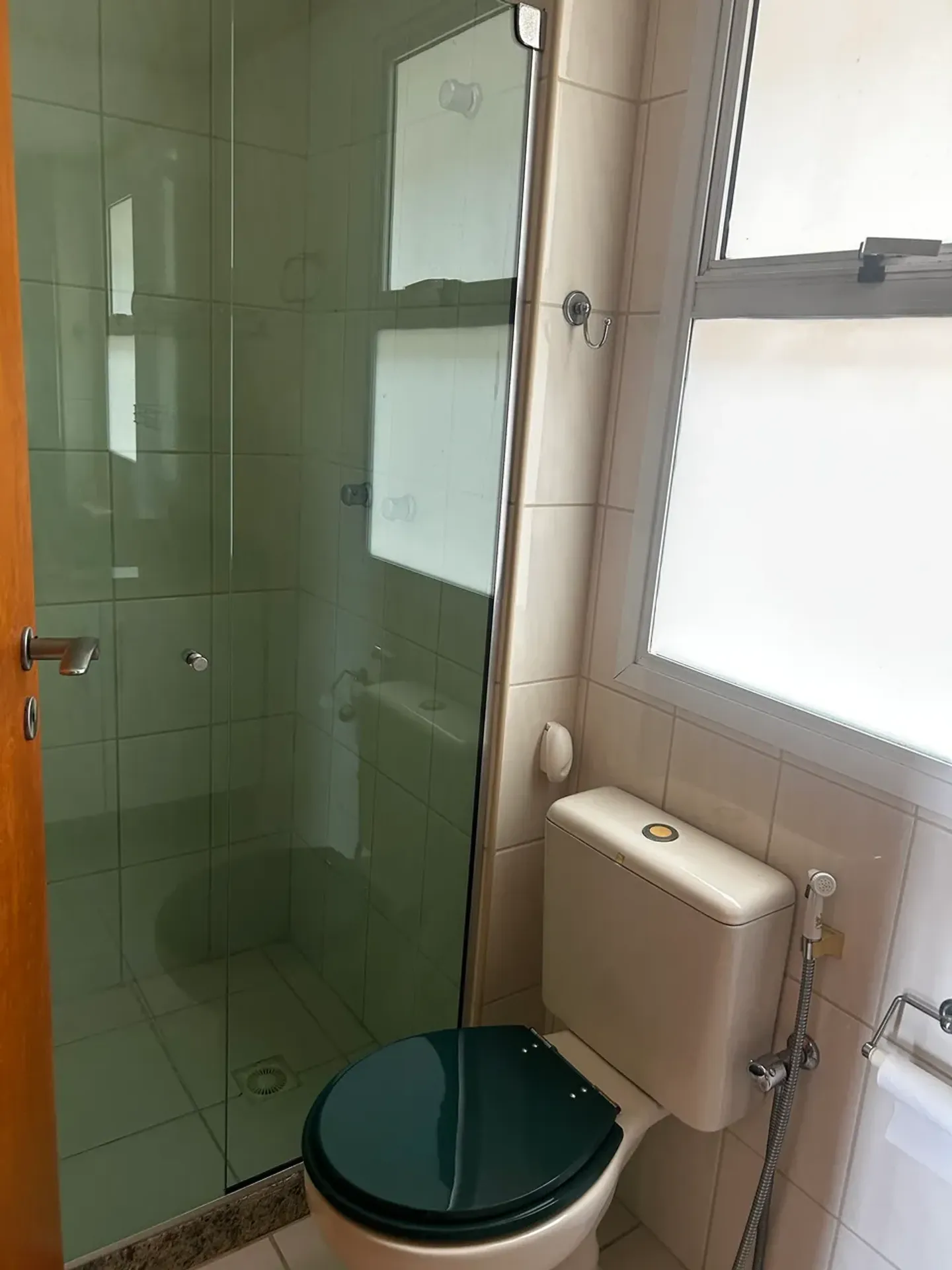 Glass-enclosed balcony in a 3-bedroom apartment, 100 m² — photo 9