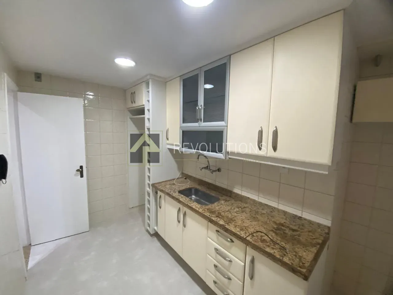 Furnished apartment with 2 bedrooms and 3 bathrooms — photo 7