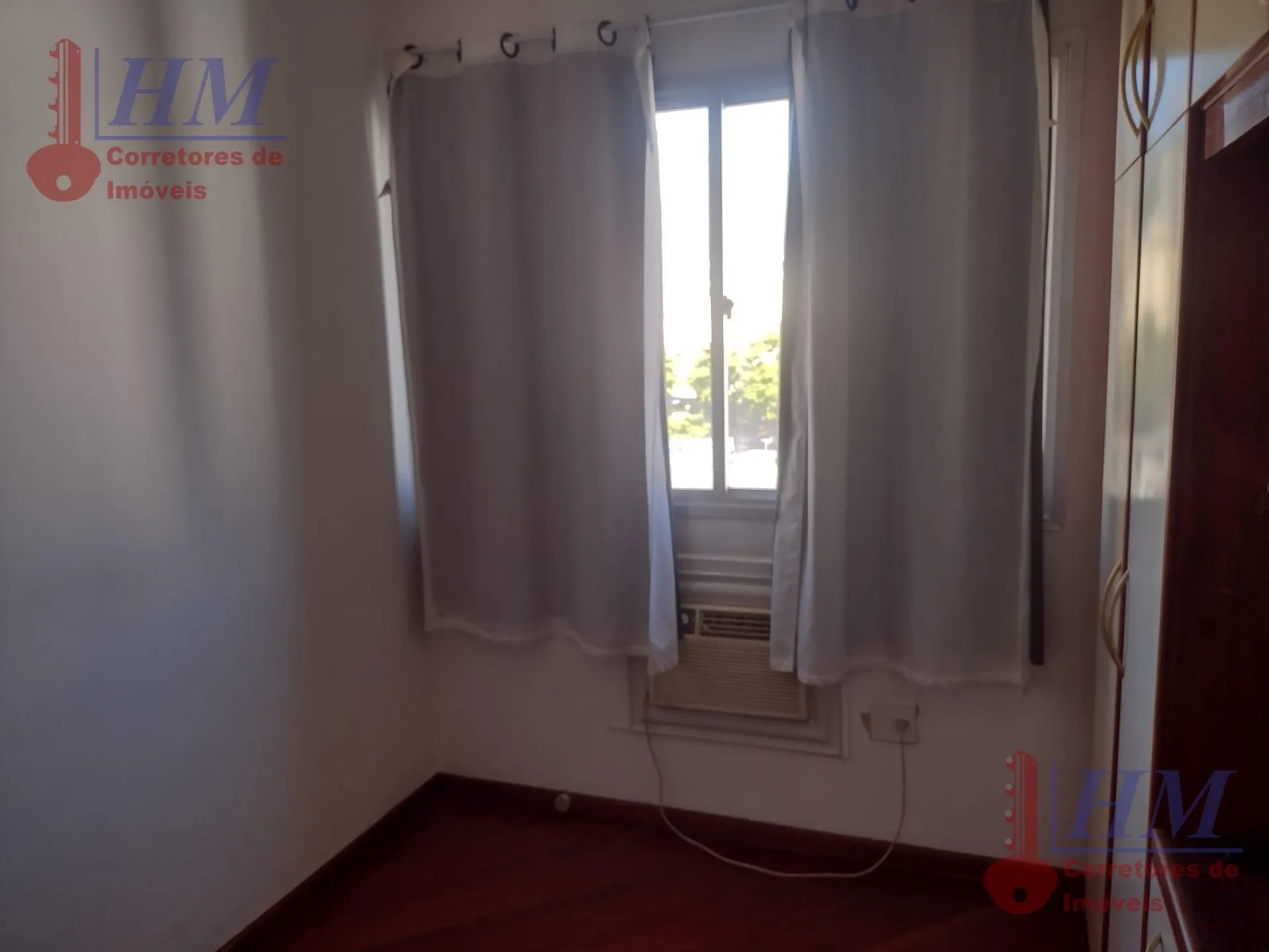Furnished apartment, 67 m², with a glass-enclosed balcony — photo 22