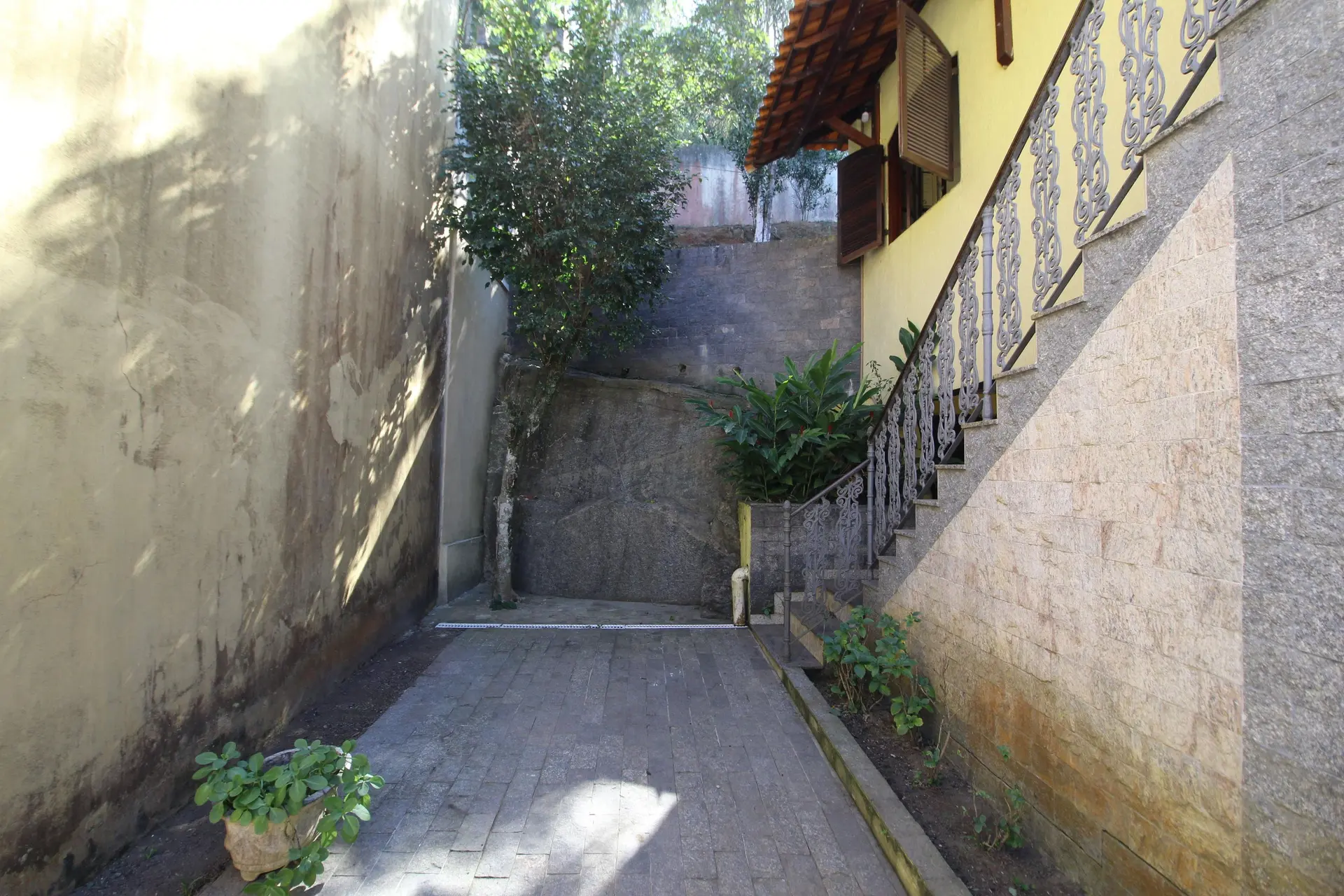 House with 2 bedrooms, private garden and balcony — photo 20