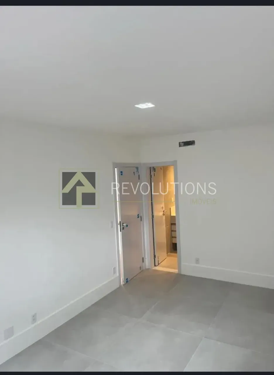 Casa com 3 quartos e 5 banheiros, com varanda — photo 16