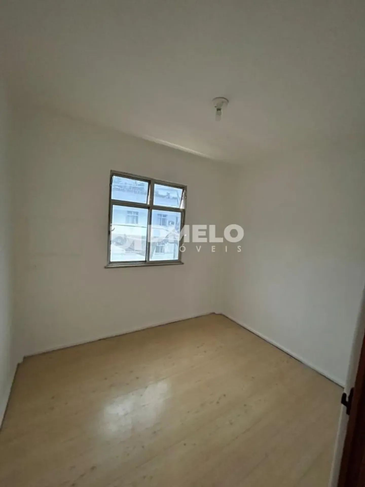 2-bedroom apartment with a separate kitchen and living room — photo 3