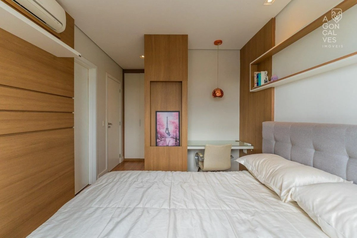 Furnished apartment, 150 m², with floor-to-ceiling windows — photo 26