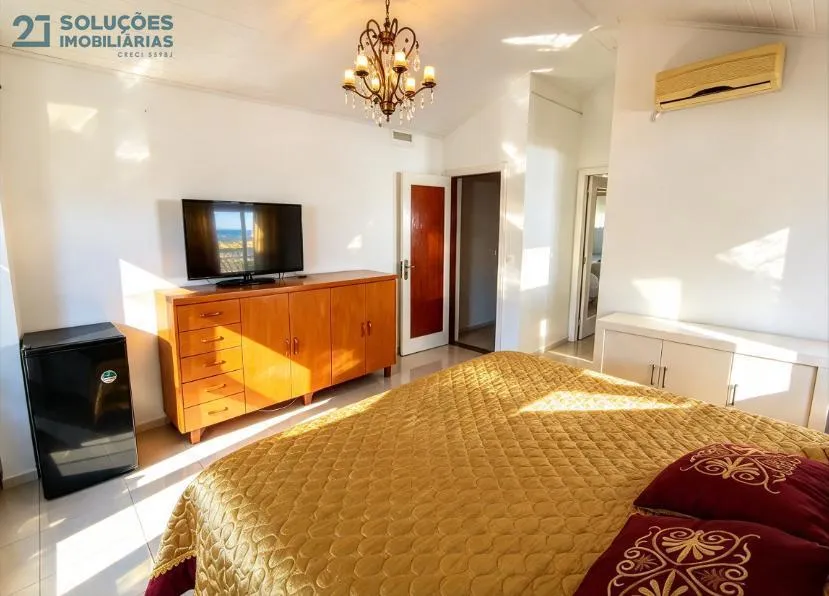 Casa de 4 quartos com janelas do piso ao teto, Jurerê — photo 16