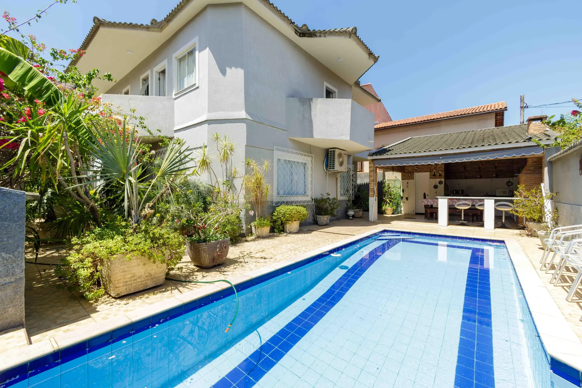 Furnished house with 5 bedrooms and a private BBQ — photo 26