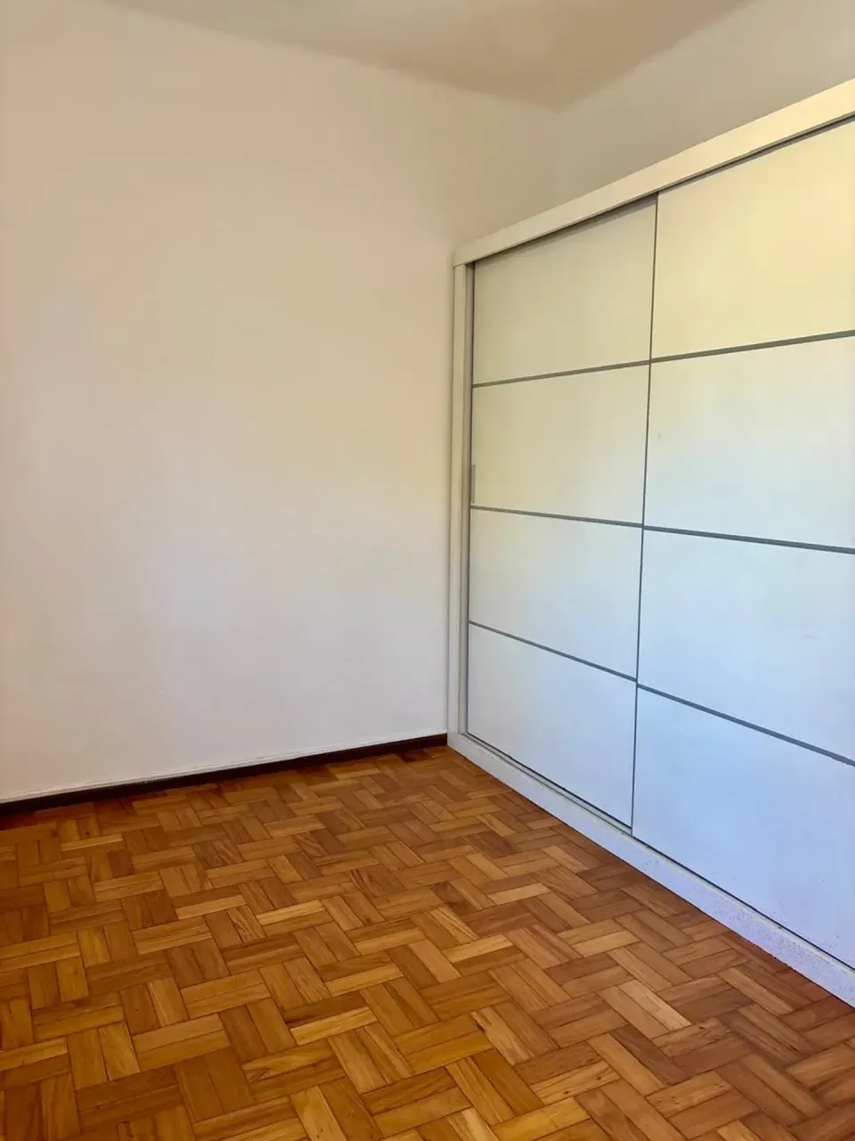Unfurnished apartment with 3 bedrooms and closed kitchen — photo 6
