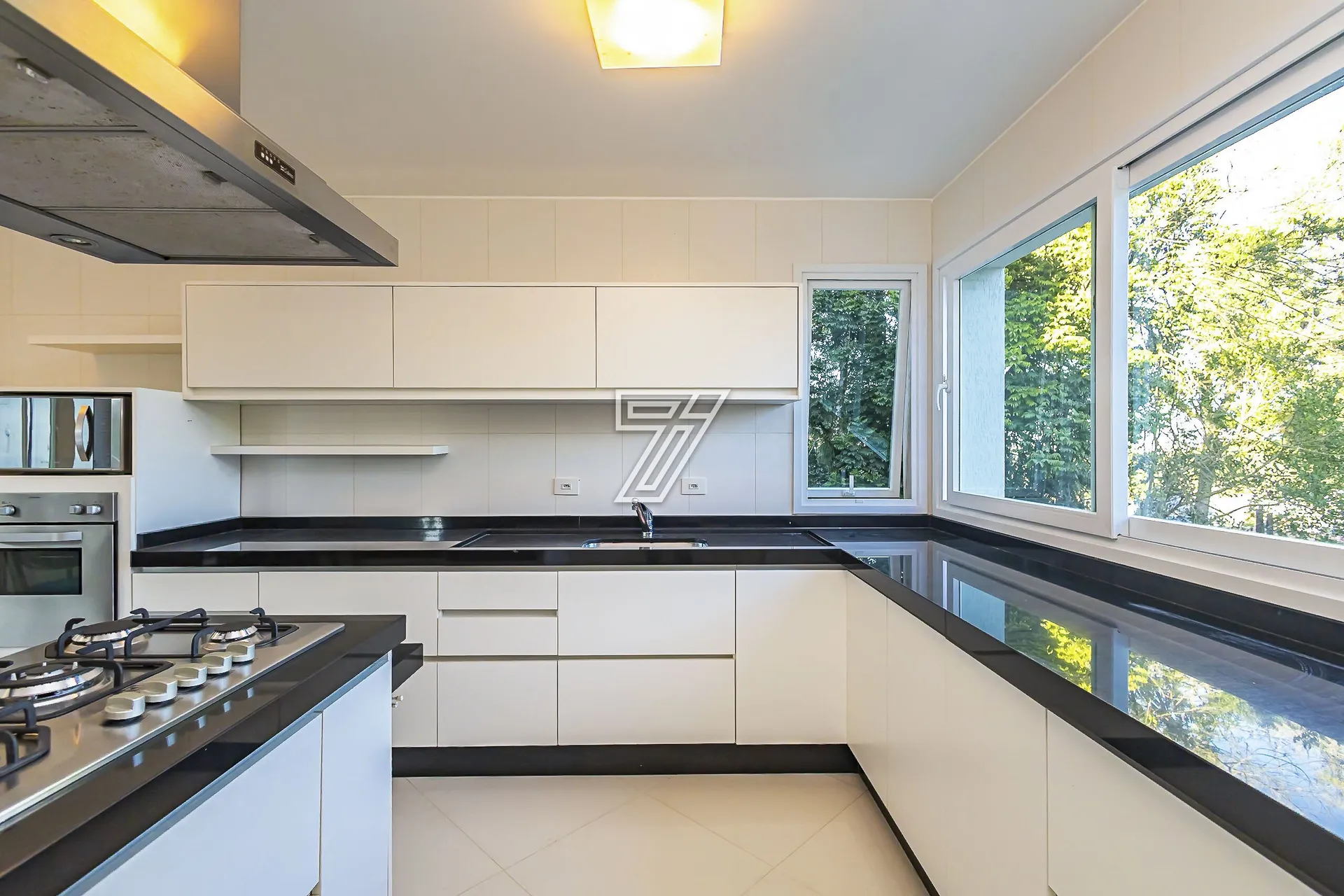 Casa para locação com 4 quartos e 3 suítes — photo 18