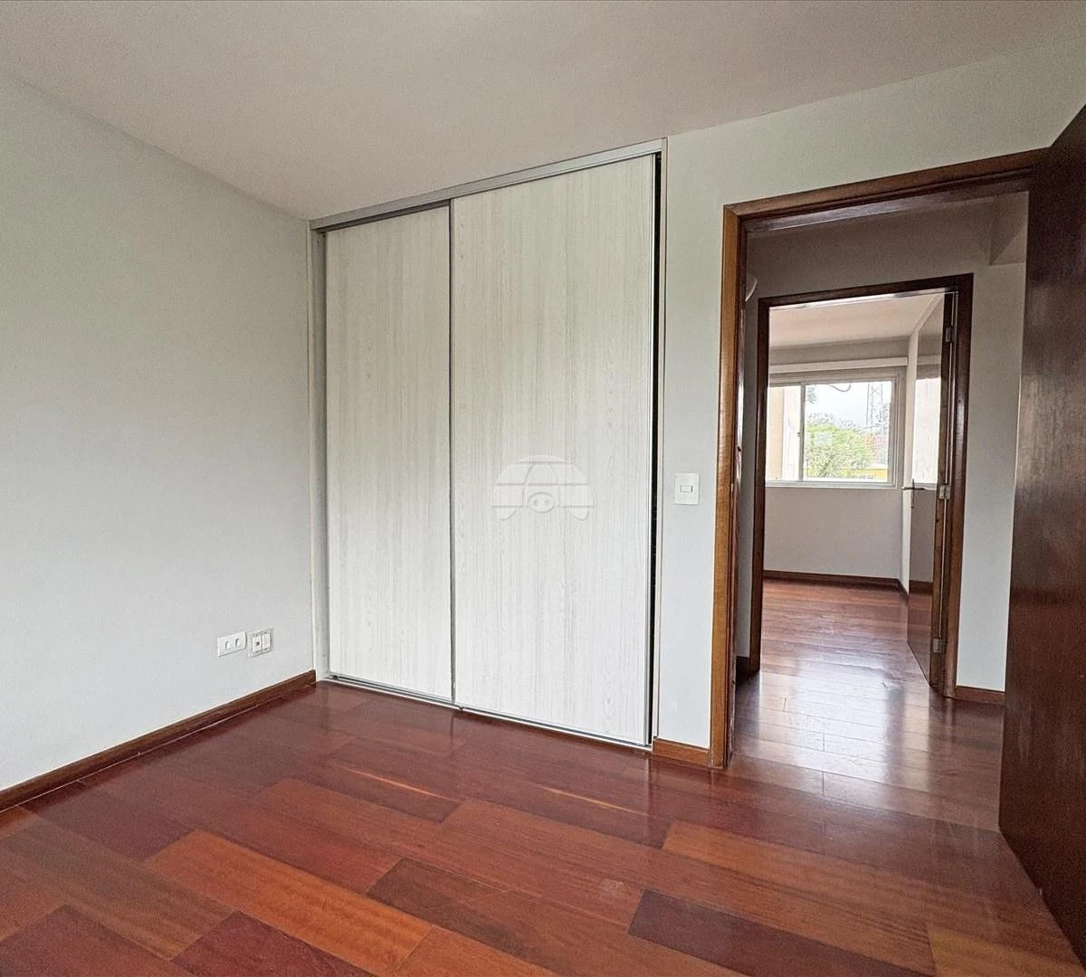 Apartamento sem mobília com cozinha fechada a gás — photo 7