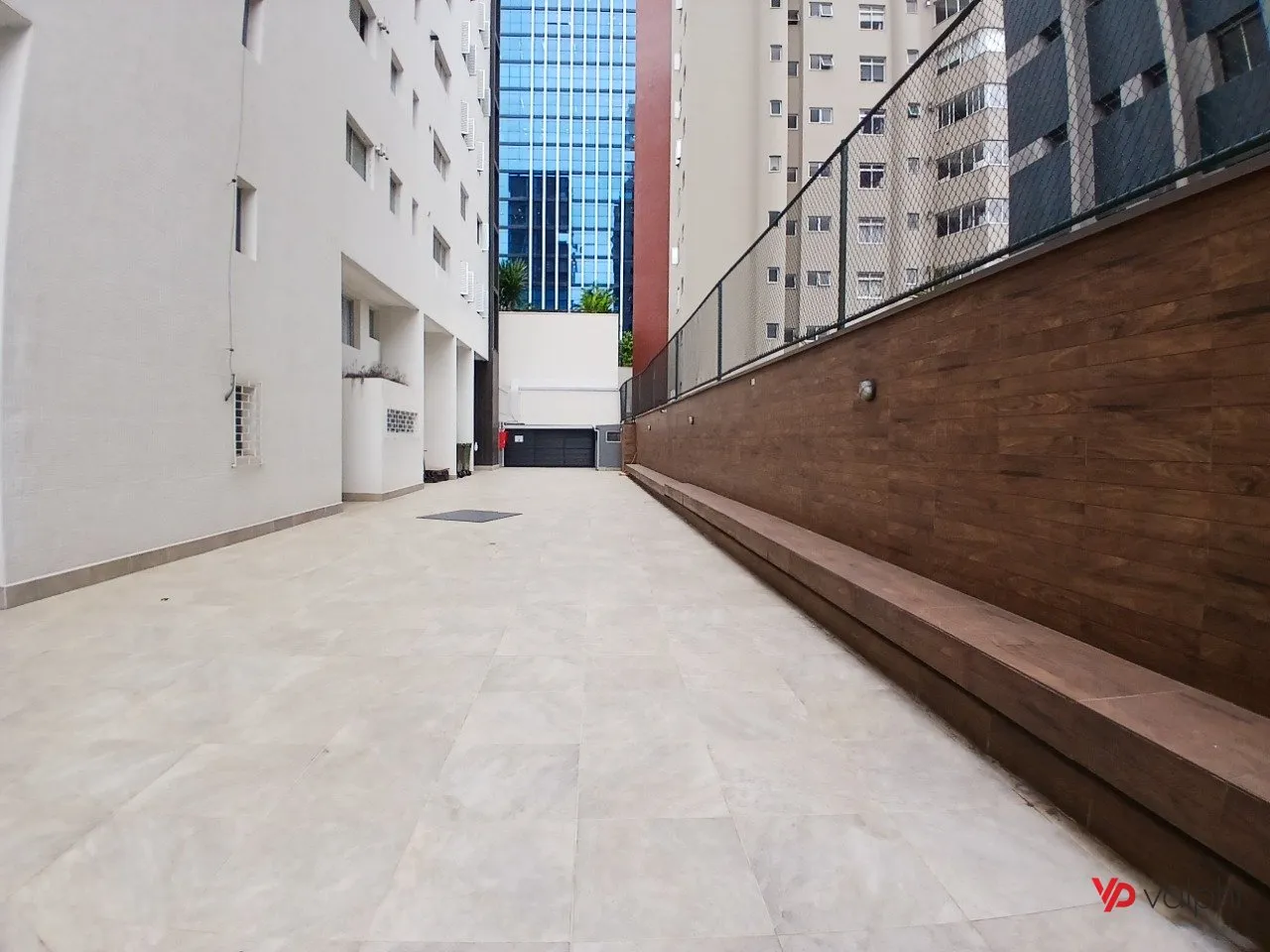 4-bedroom apartment with a walk-in closet in Curitiba — photo 58