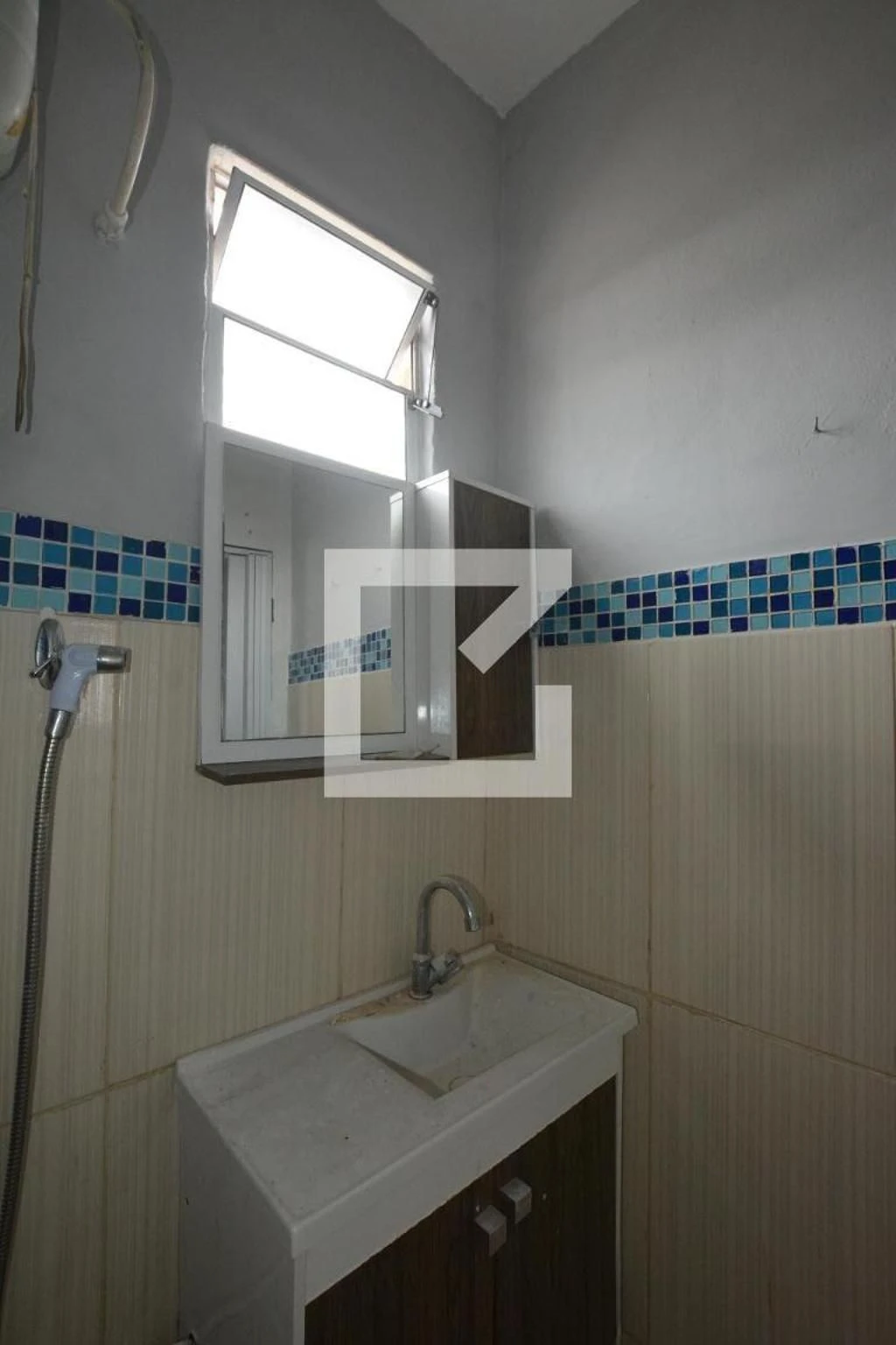 Unfurnished 2-bedroom apartment with private BBQ balcony — photo 40