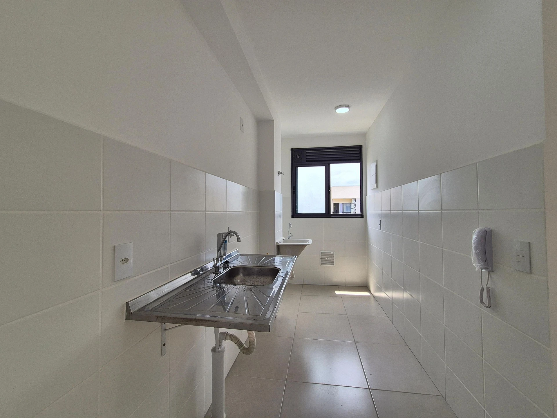 Apartamento de 2 quartos em condomínio com academia — photo 4