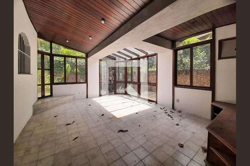 House with 6 bedrooms and 9 bathrooms, 911 m² and 3 parking — photo 27