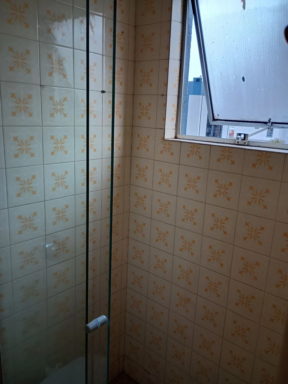 Studio, 28 m², with wood or laminate floors — photo 15