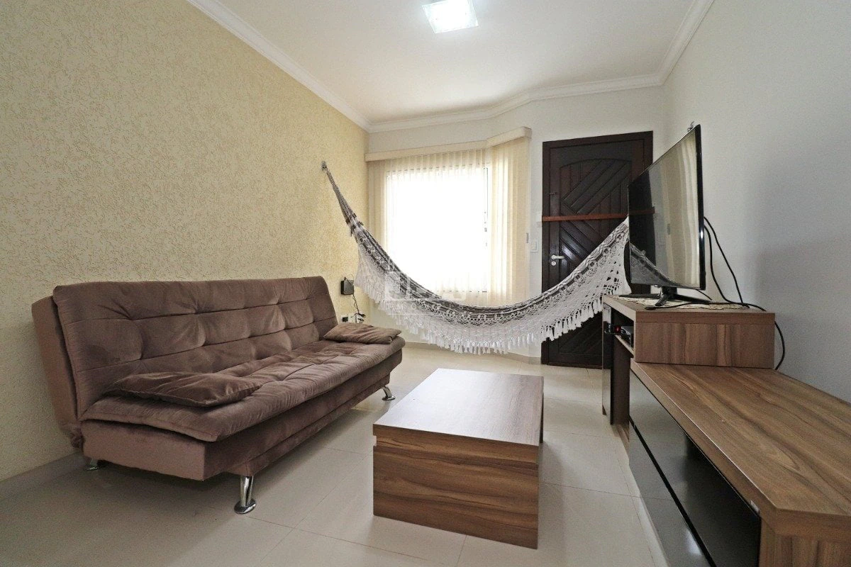 3-bedroom house with a bathtub in Curitiba — photo 16