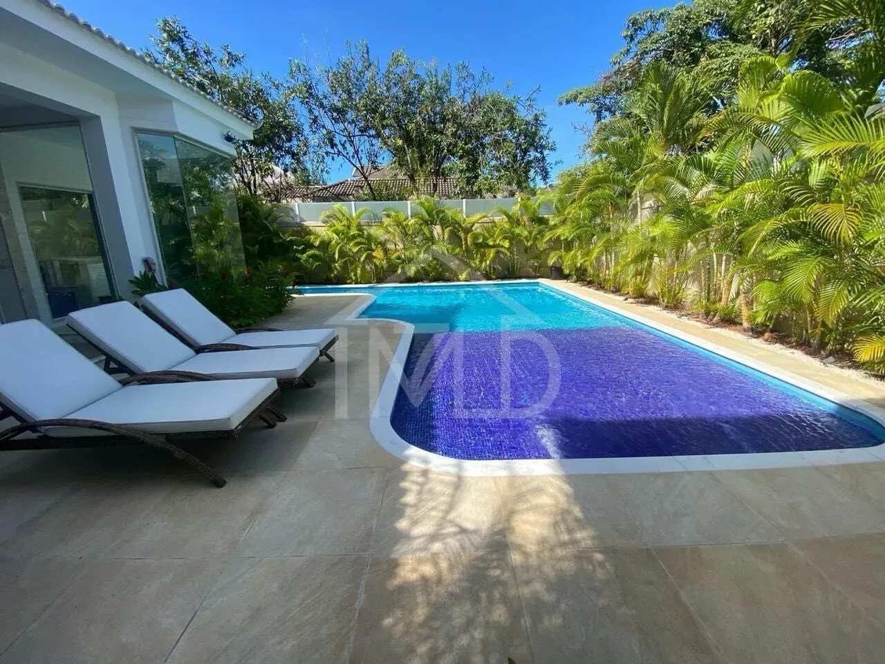 Furnished house with 5 en-suite bedrooms and pool — photo 46