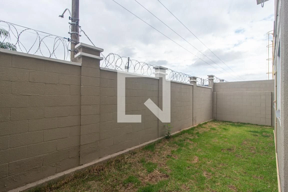 Unfurnished 2-bedroom apartment with private garden — photo 45
