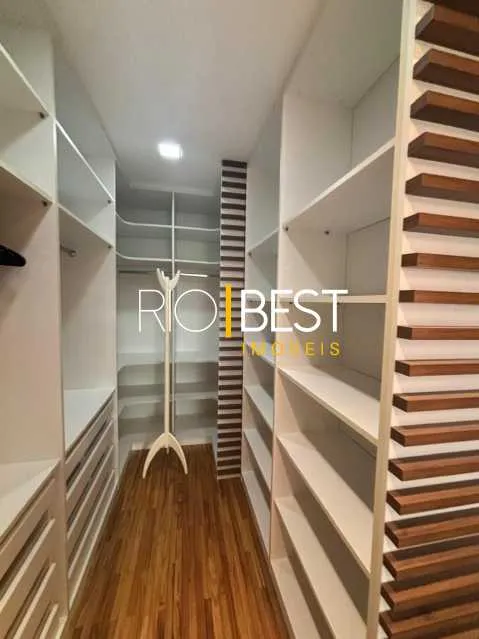 Furnished 3-bedroom apartment with balcony — photo 23