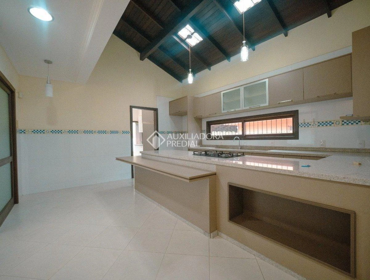 1723 m² house with a bathtub and a grill on the balcony — photo 21
