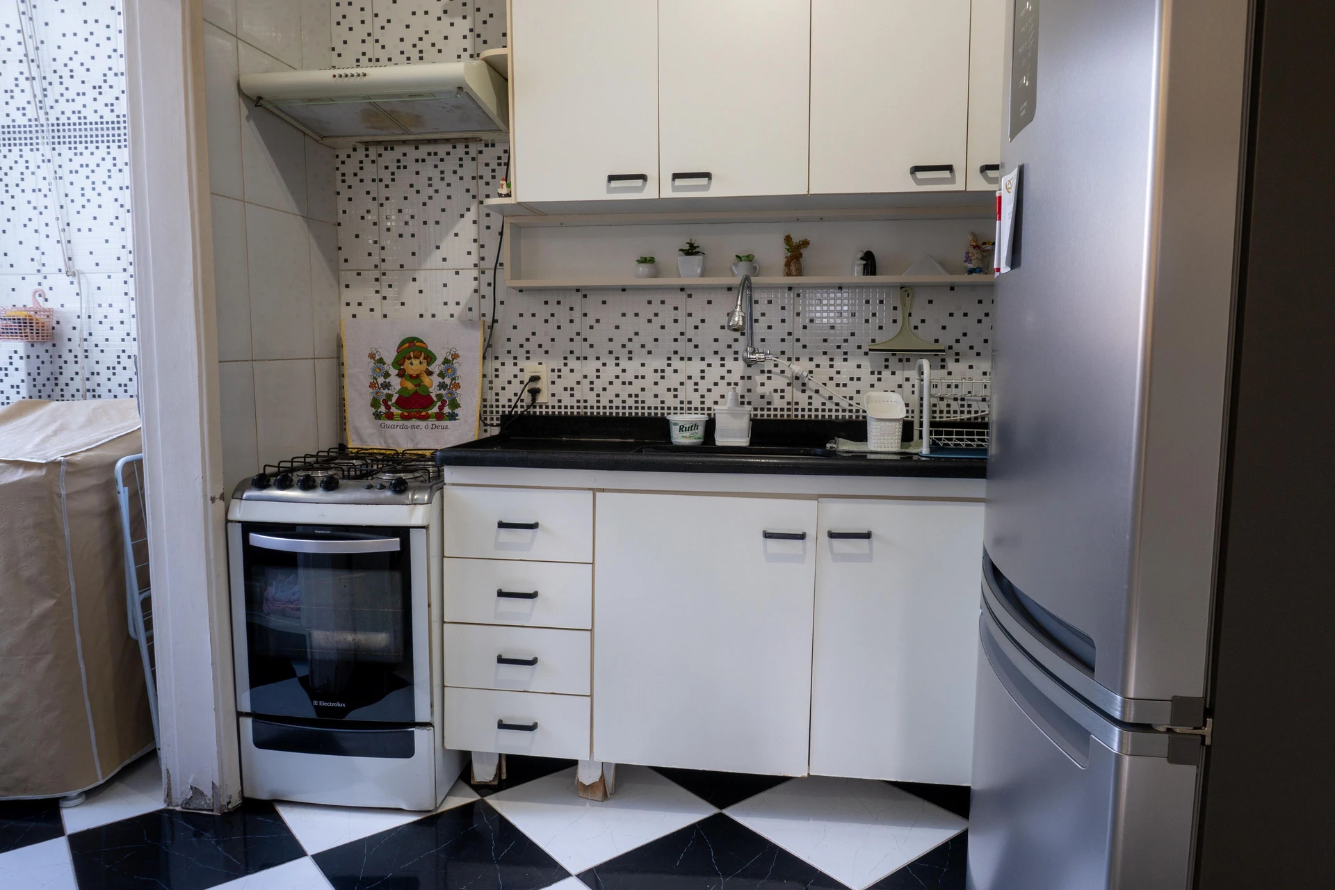 Furnished 3-bedroom apartment with 2 bathrooms — photo 7