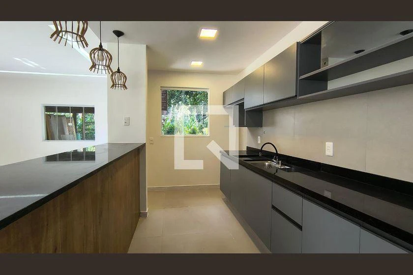Casa com 3 quartos e 1230 m², pisos em cerâmica — photo 4