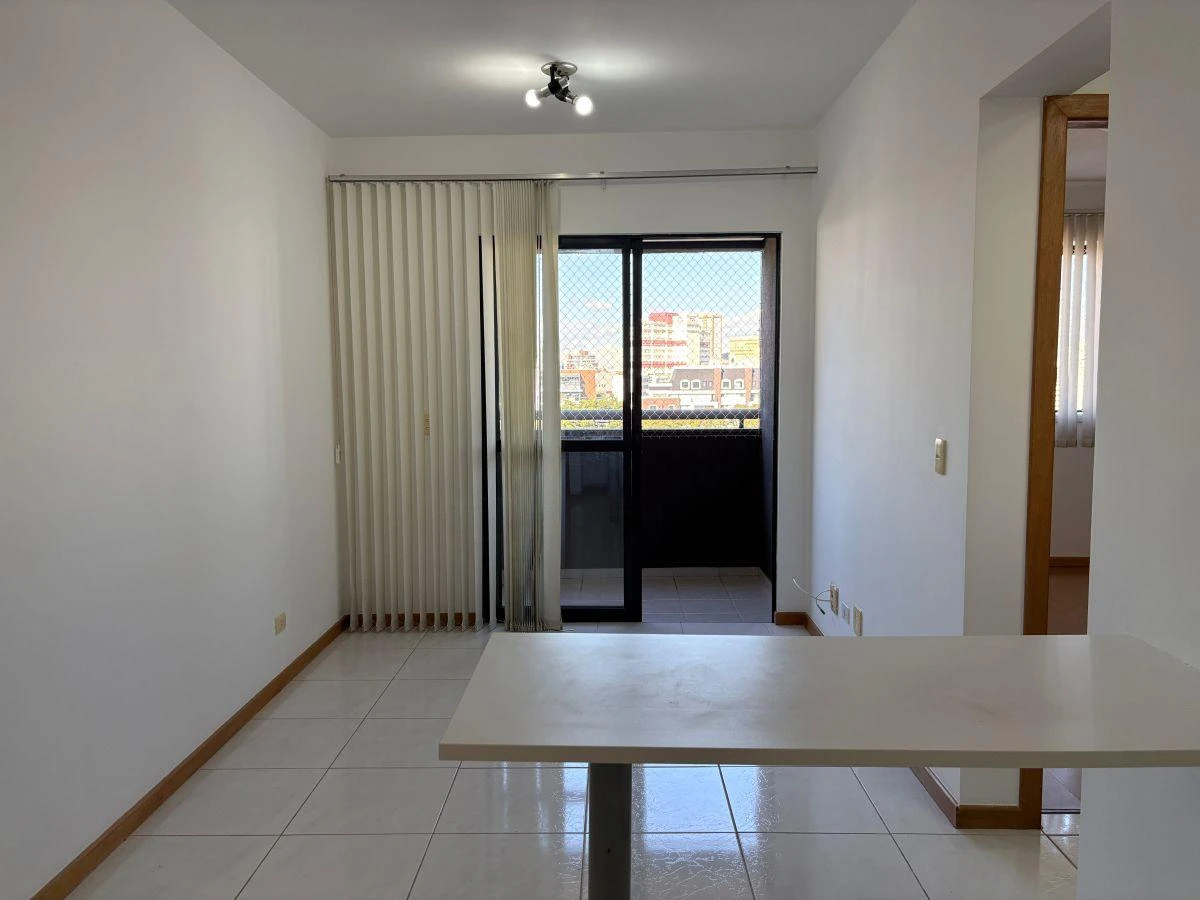 1-bedroom apartment with 24-hour concierge — photo 8