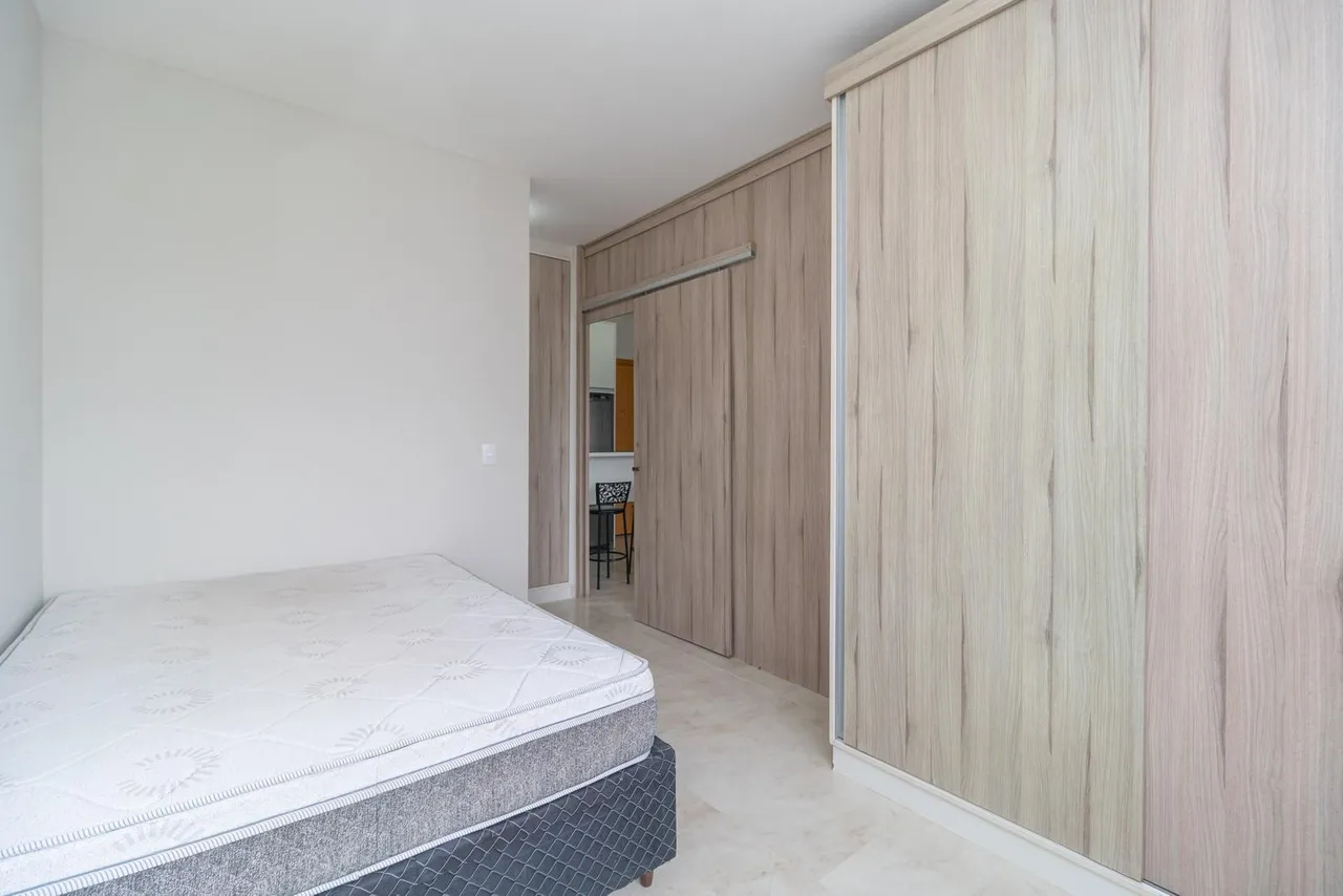 1-bedroom apartment with open-plan kitchen and 52 m² — photo 8