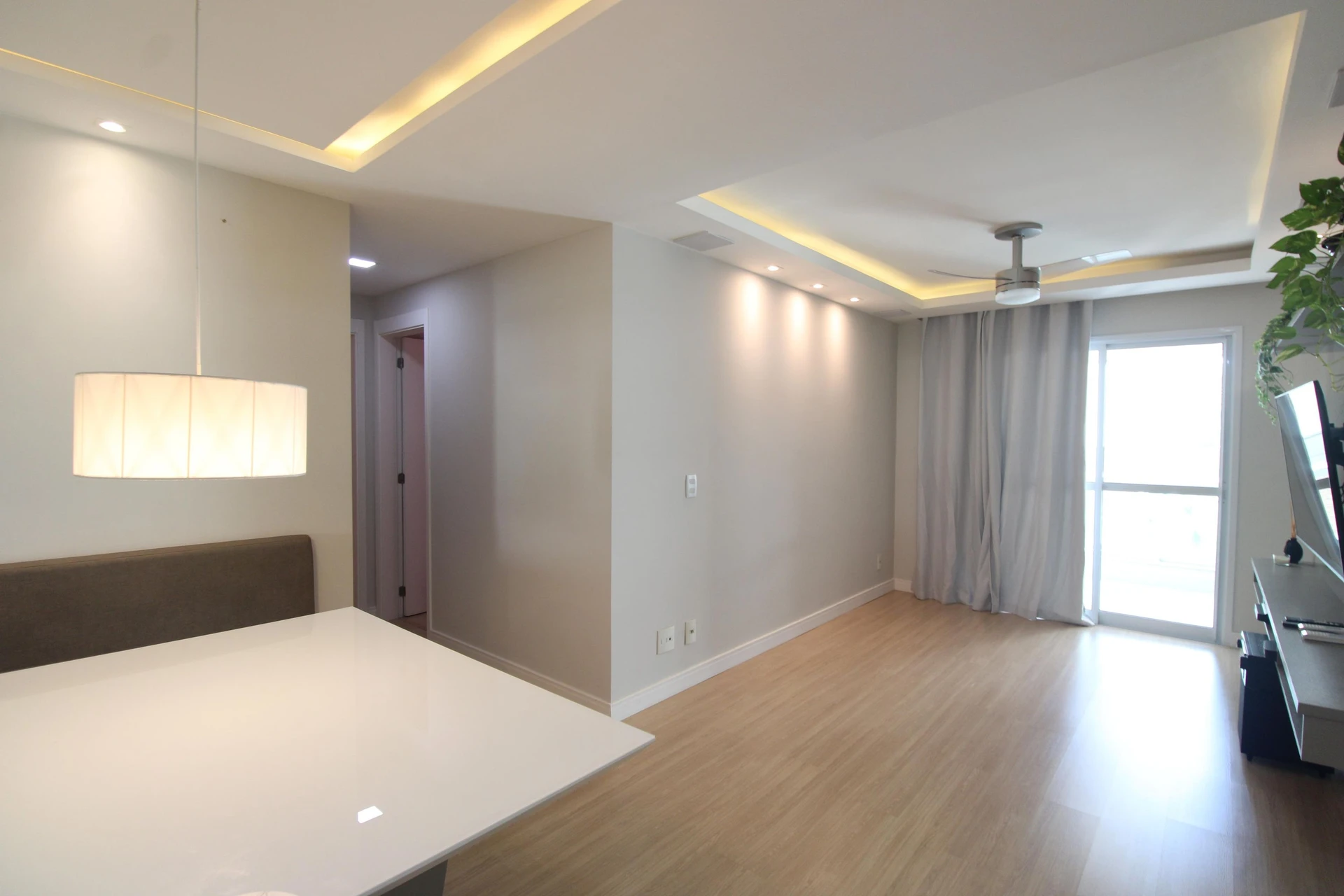 Furnished apartment, 72 m², with a glass-enclosed balcony — photo 10